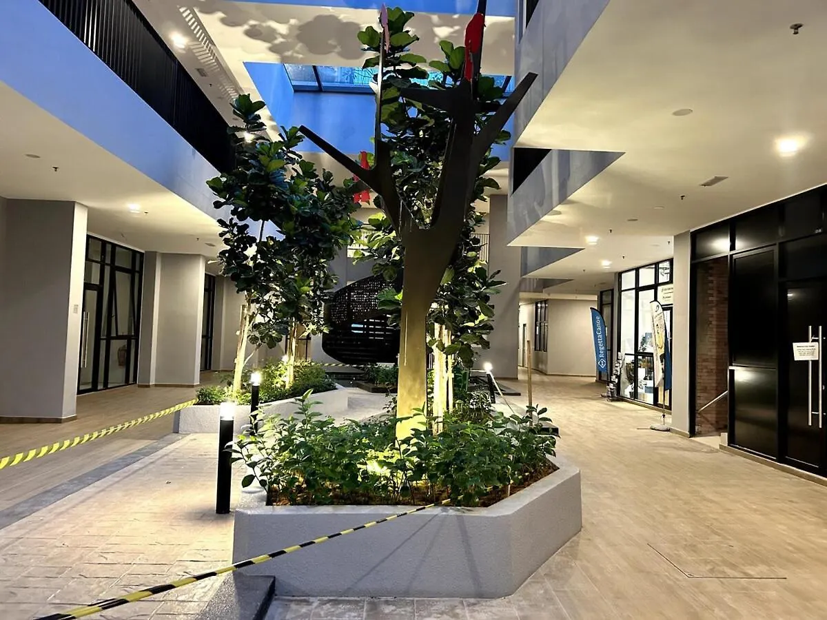 1810 Skytree Bukitindah Aeon Legoland 2-3Pax Daire Johor Bahru Malezya